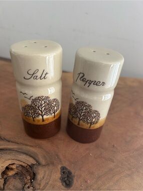 VTG 1970s Stoneware Salt & Pepper Shakers Brown Tree Landscape Rustic Pottery